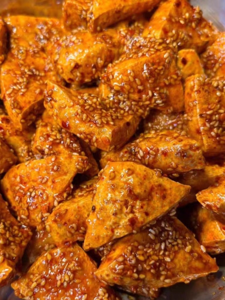 脆炸三角豆腐商用配方技术｜外酥里嫩三角定型做法｜摆摊夜市爆款完整教程-阿紫姑娘小吃配方网