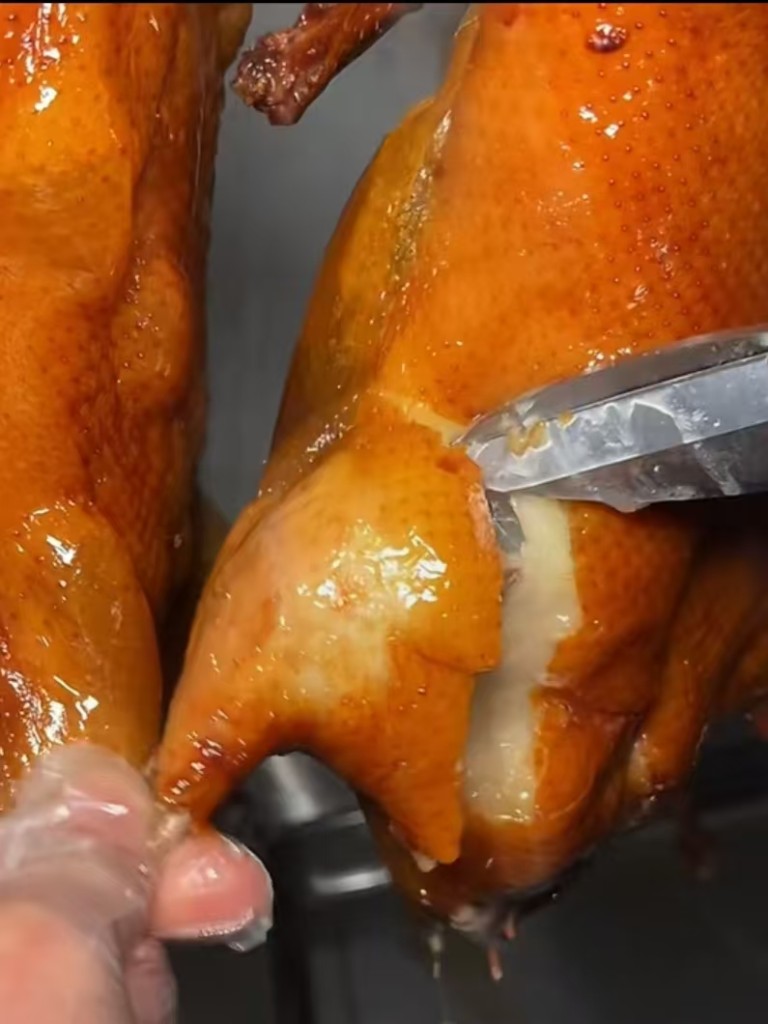 吊炉脆皮烤鸭商用配方技术｜皮脆肉嫩挂炉烤制做法｜摆摊创业爆款技术-阿紫姑娘小吃配方网